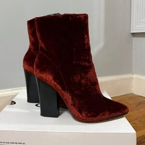 Gorgeous Zara Maroon Suede Booties Size 39 (8.5)